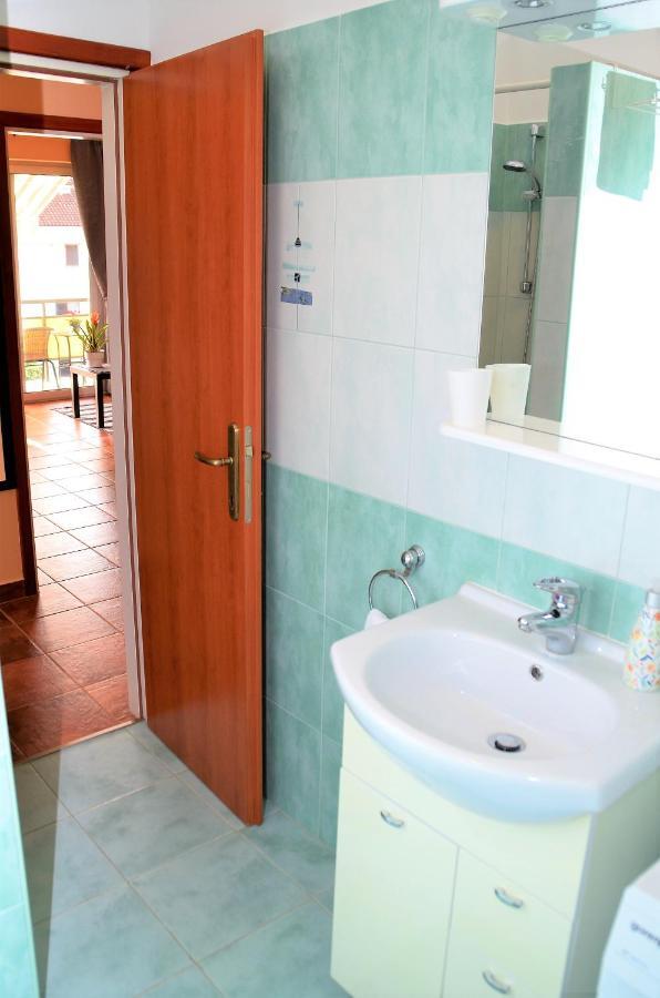 Apartment Renata Lovran Bagian luar foto
